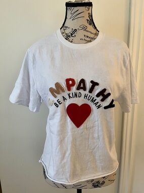 💗Carbon White Short Sleeve Tee with Multicolor 'EMPATHY' Letters and Red Heart
